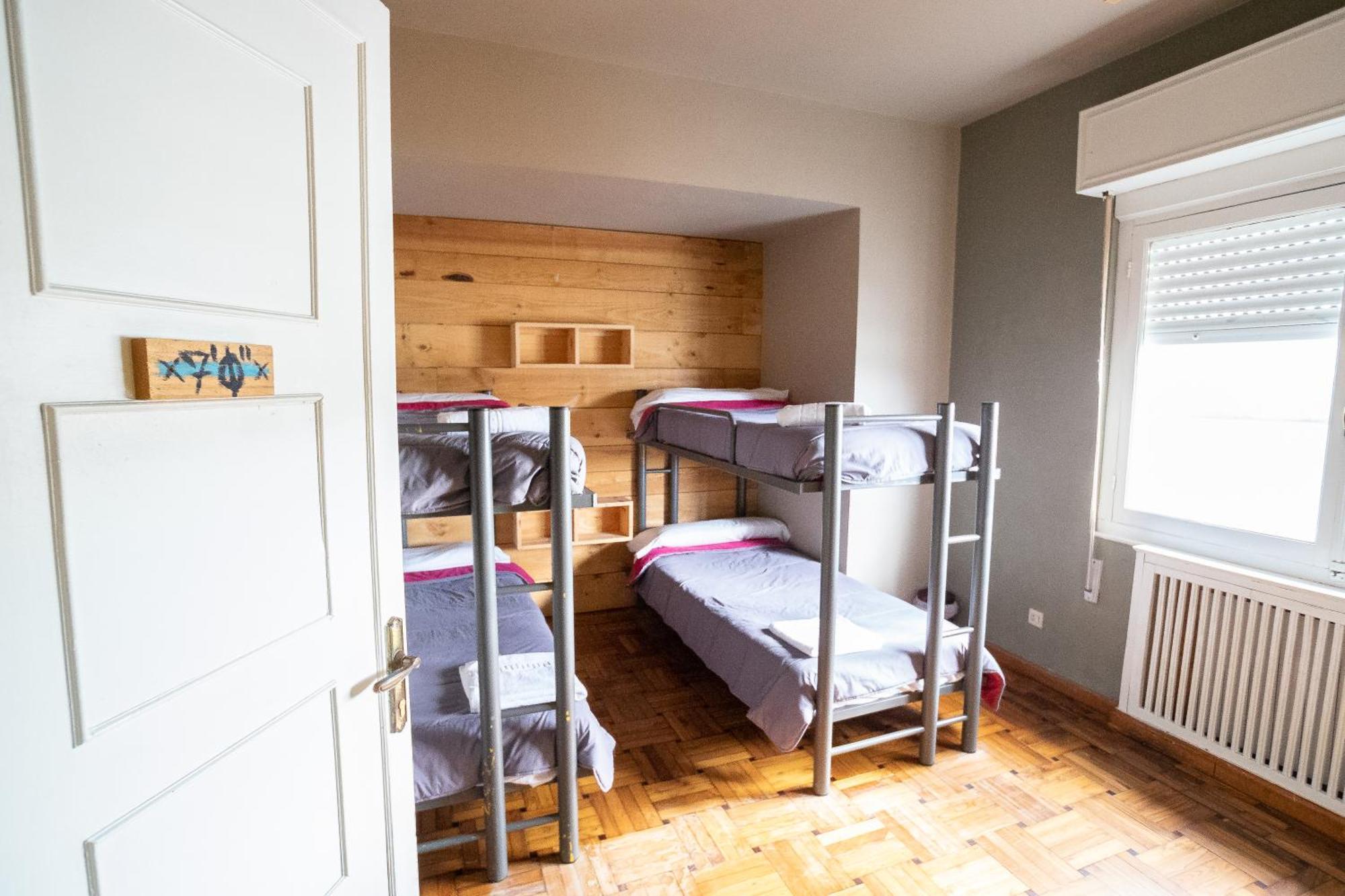 Carving Surf Hostel San Esteban de Pravia ภายนอก รูปภาพ