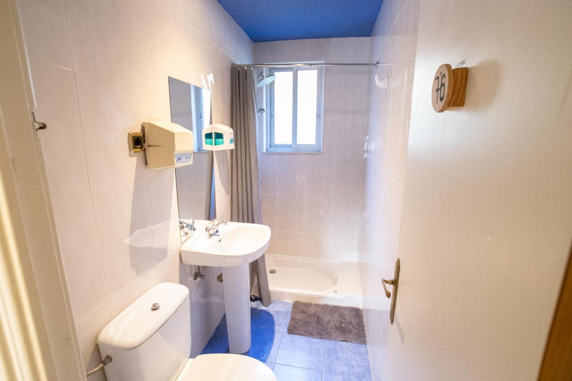 Carving Surf Hostel San Esteban de Pravia ภายนอก รูปภาพ