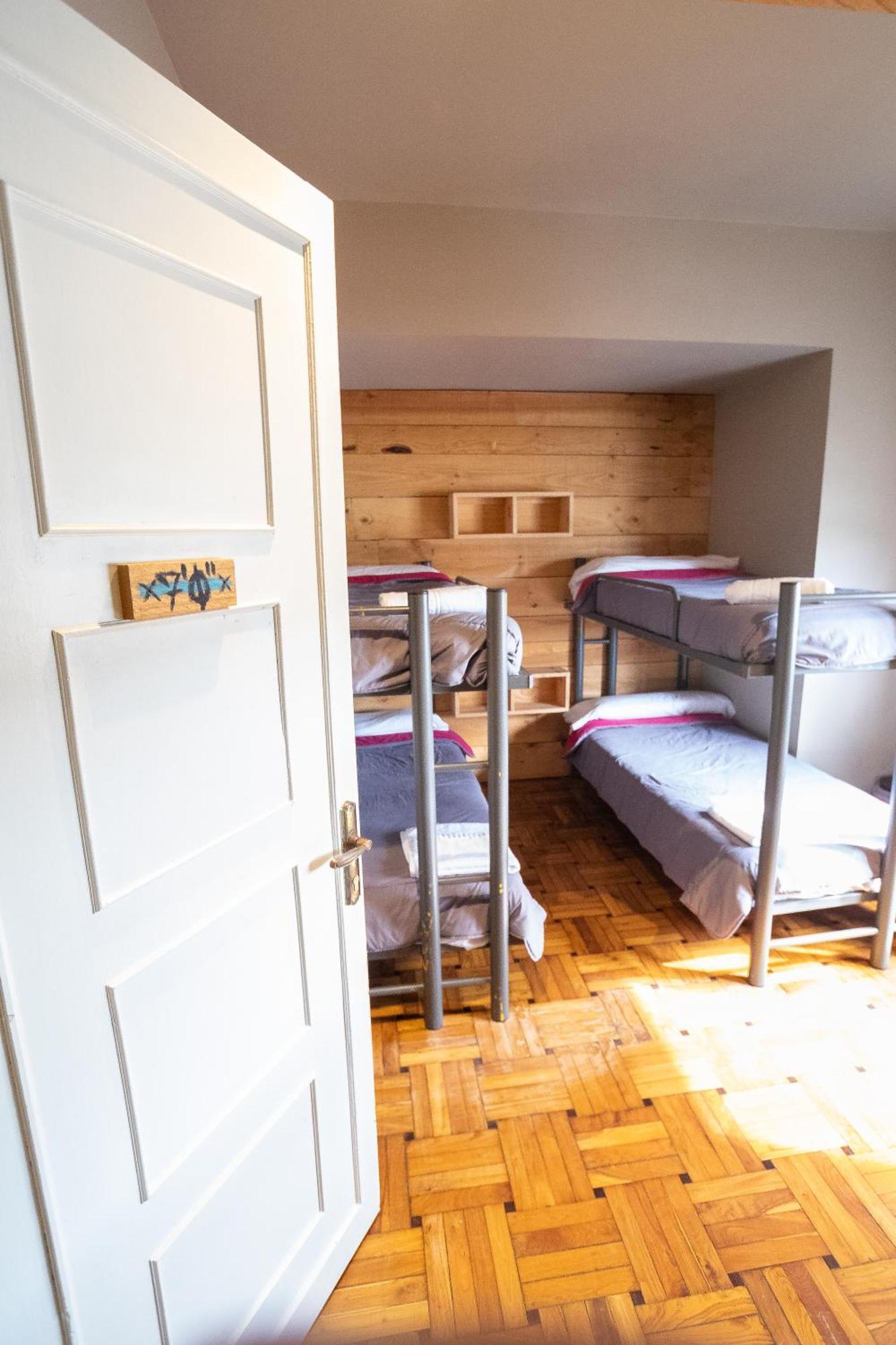 Carving Surf Hostel San Esteban de Pravia ภายนอก รูปภาพ